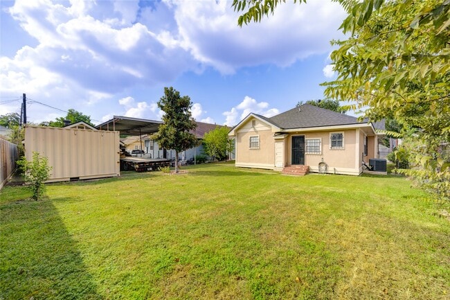 Building Photo - 306 Morris St