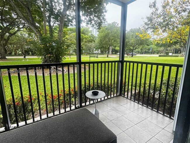 Building Photo - 3475 N Country Club Dr