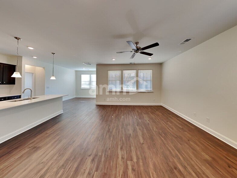 Building Photo - 606 Rivermist Dr