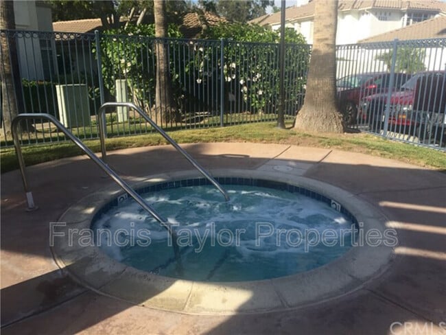 Building Photo - 2305 Rancho Del Oro Rd