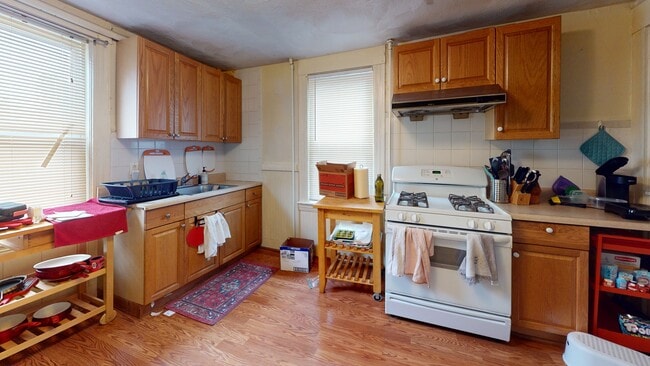 Building Photo - 9 Winship St