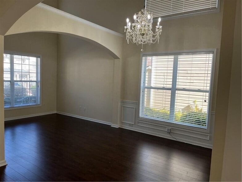 Building Photo - 2279 White Alder Dr NE