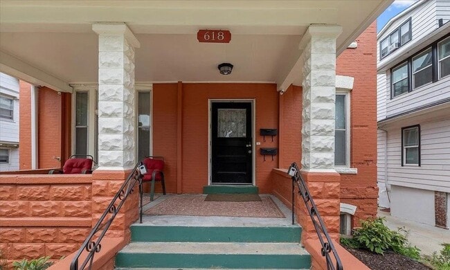 Building Photo - 618 N 40th St