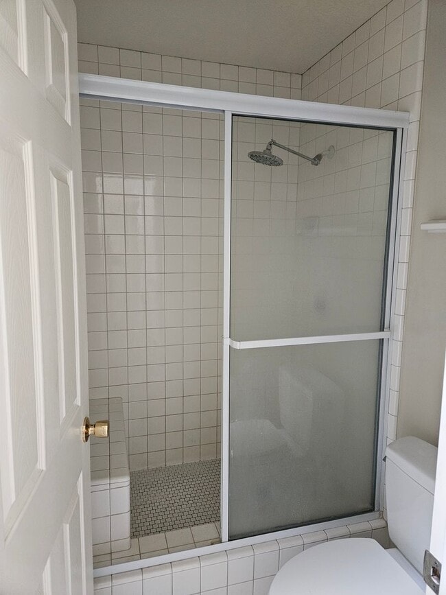 Building Photo - Light and Bright North Park 2 Bedroom Condo