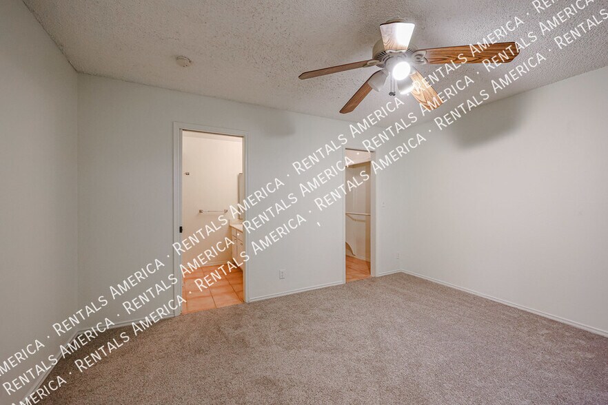 Building Photo - 6626 N Majorca Ln W