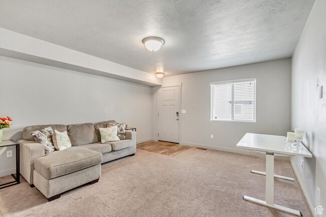 Building Photo - 14409 S Oakfield Way