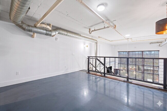 Building Photo - Urban Loft Condo Featuring Stunning Views & Rooftop Entertaining