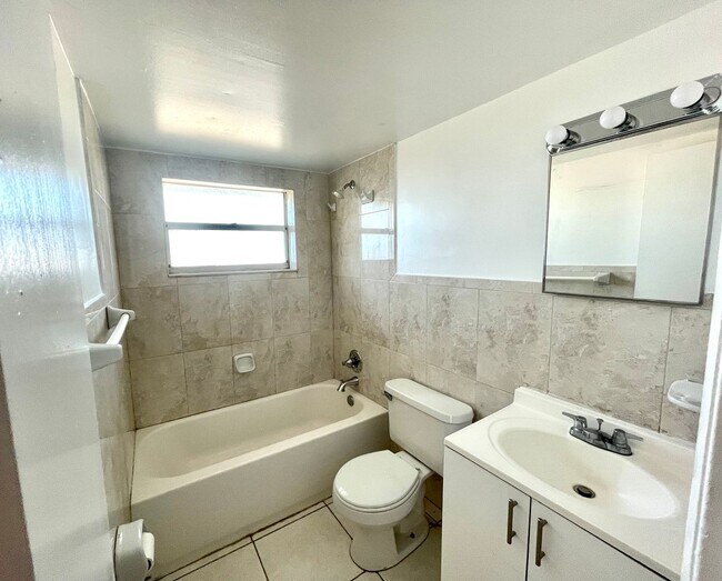 Building Photo - 651 NW 177th St