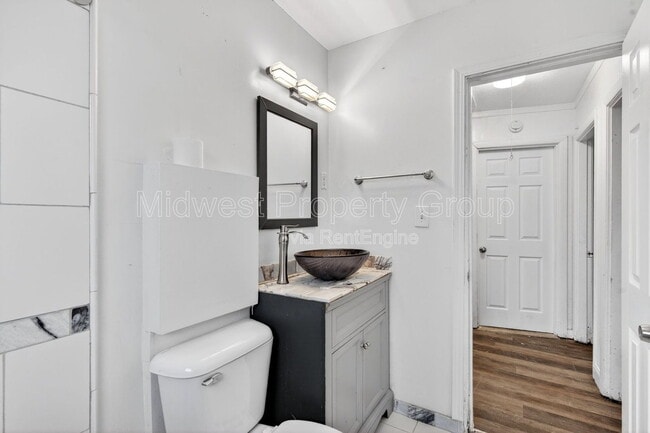 Building Photo - 2352 Rockdale Ave