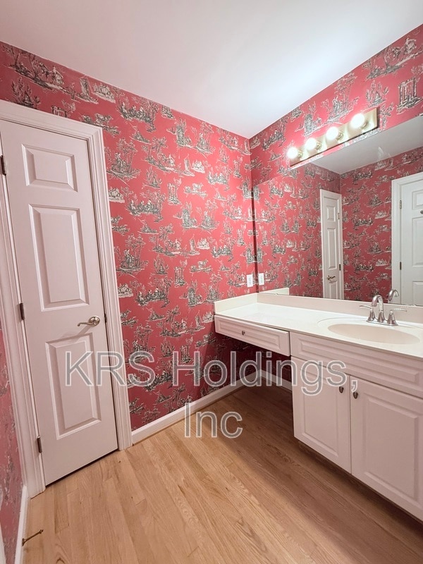 Building Photo - 213 Glen Abbey Dr