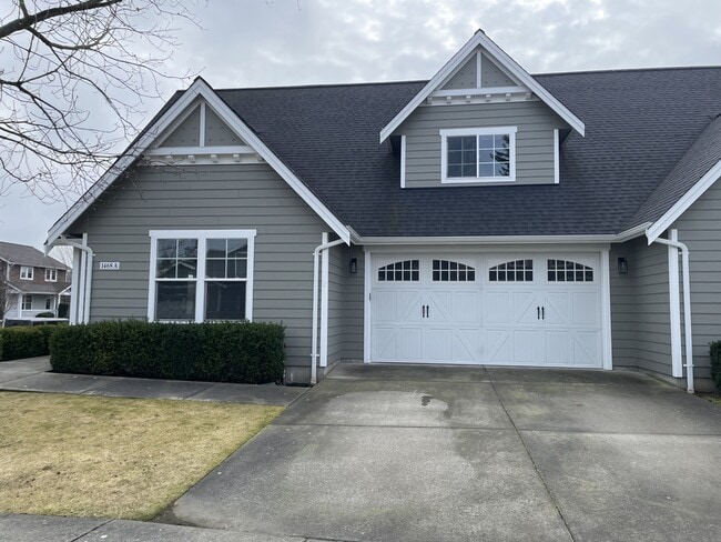 Primary Photo - 1468 Foxtail St