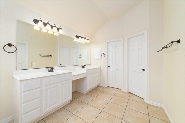 Building Photo - 16726 Aliana Lakes Ct