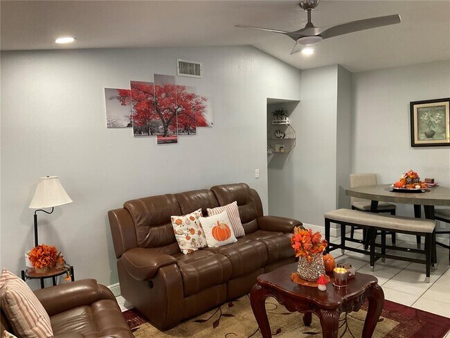 Building Photo - 9315 Candlemaker Ct