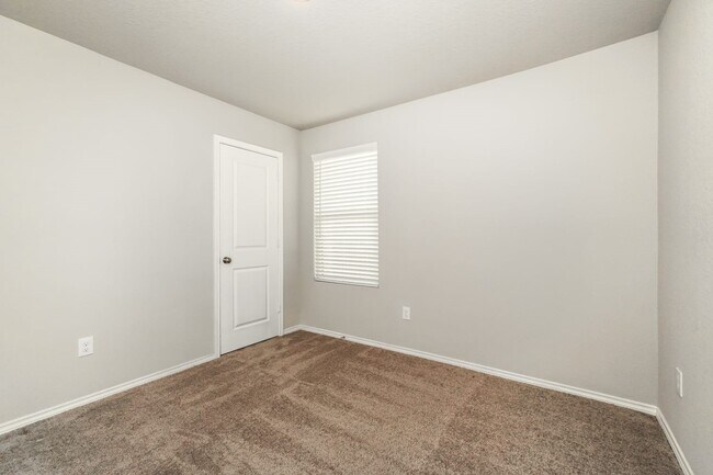 Building Photo - 13719 Bucket Way