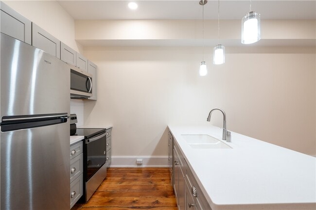 Building Photo - 178 Main St