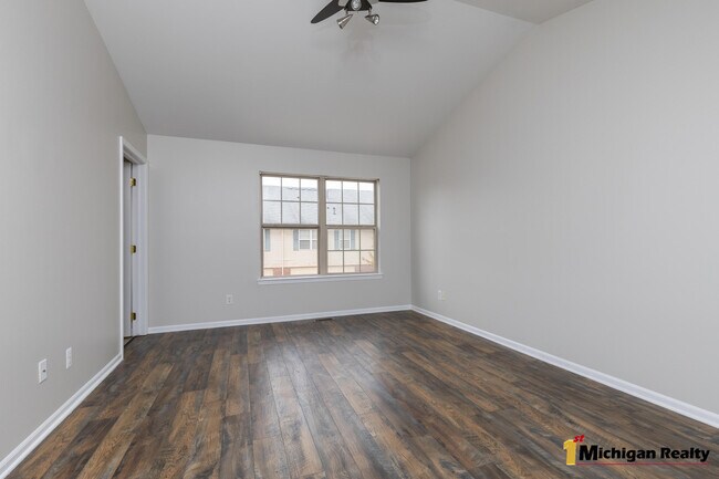 Building Photo - 11764 Farmington Rd