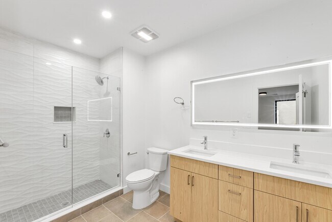 Building Photo - 256 Dorchester St