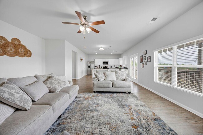 Building Photo - 300 Barony Pl Dr