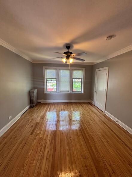 Building Photo - 5600 S Francisco Ave
