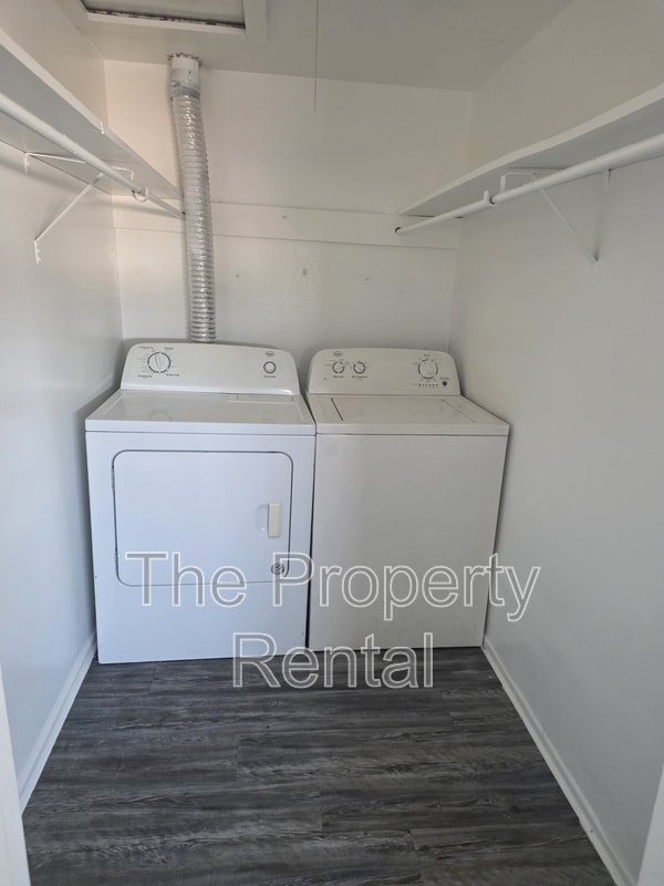 Building Photo - 1003 N Grandview Ave