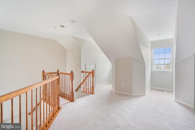 Building Photo - 25404 Upper Clubhouse Dr