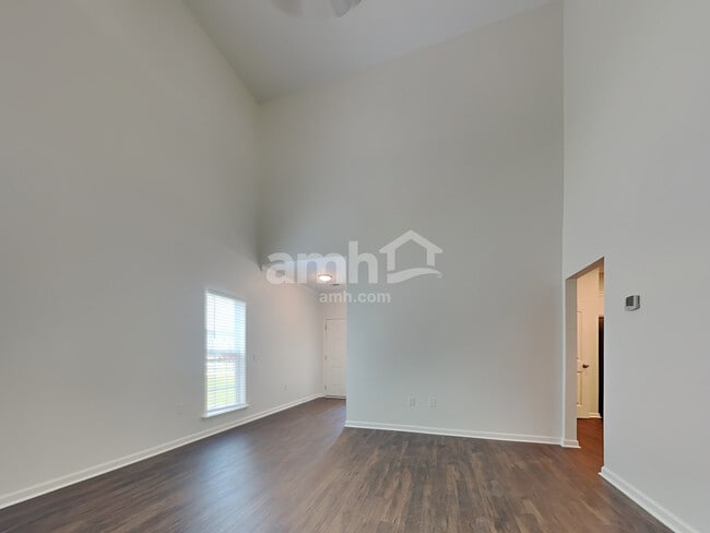 Building Photo - 60 Rhett Ln