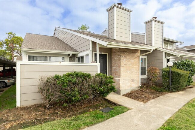 Building Photo - 12232 Bob White Dr