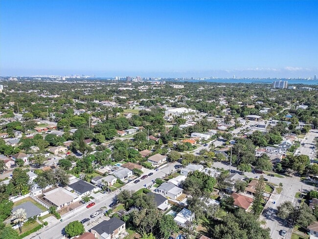 Building Photo - 340 NW 45th St