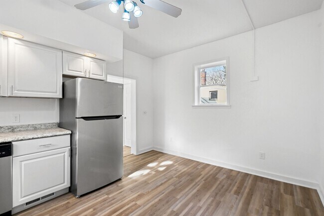 Building Photo - Stunning 3 bedroom home in Penn Hills available now!