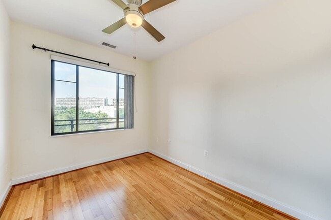 Building Photo - Gorgeous 2 Bedroom Penthouse in River Place South!