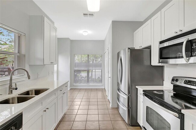 Building Photo - 8205 Downpatrick Ct