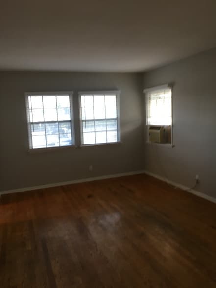 Building Photo - 5841 1/2 N Whitnall Hwy