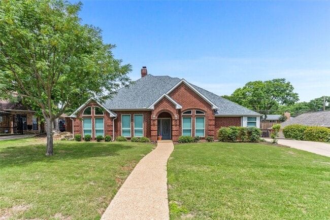 Building Photo - 2942 Woodland Hills Dr
