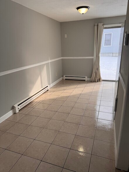 Building Photo - 148 Westbury Park Rd