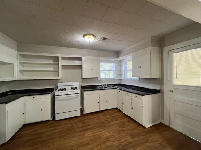 Building Photo - 3717 N 26th St