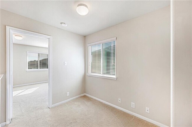 Building Photo - 930 Alamo Plaza Dr