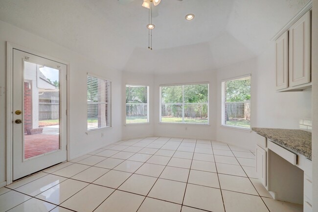 Building Photo - 1807 River Trail