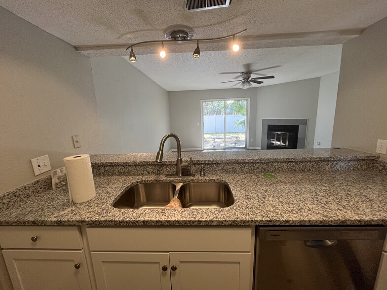 Kitchen - 791 Assisi Ln