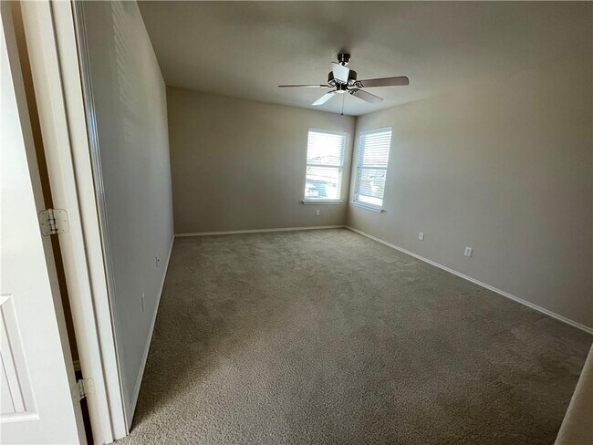 Building Photo - 1809 Enchanted Rock Dr