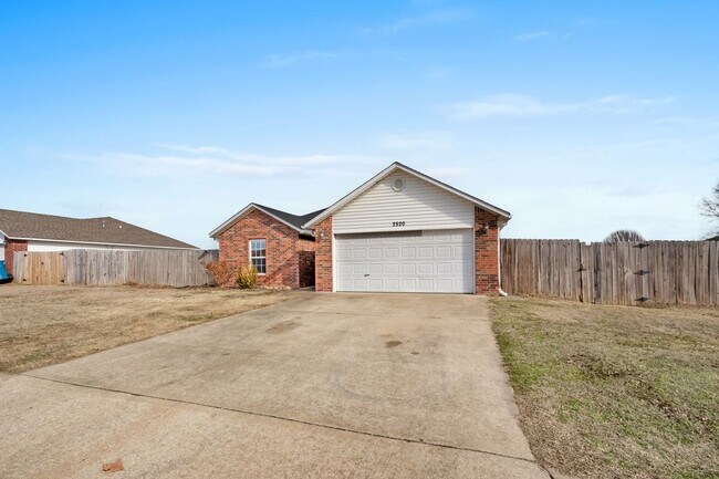 Building Photo - Great 3 bed/2 bath home in quiet Pea Ridge neighborhood!