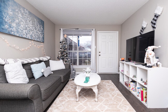 Building Photo - Villages at Harrison Creek