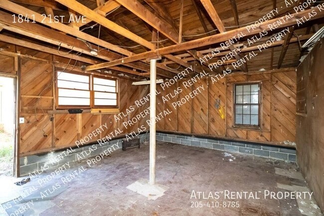 Building Photo - 1841 21st Ave