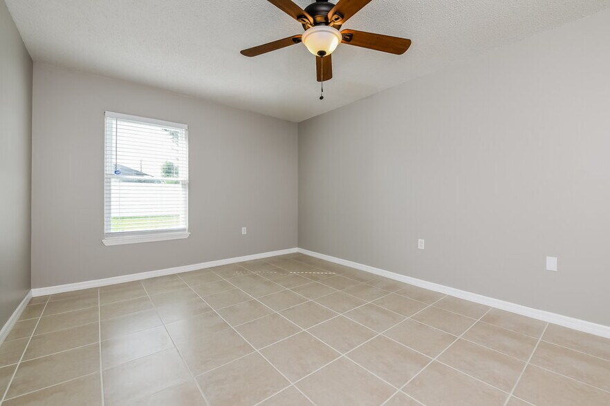 Building Photo - 264 Magellan Dr