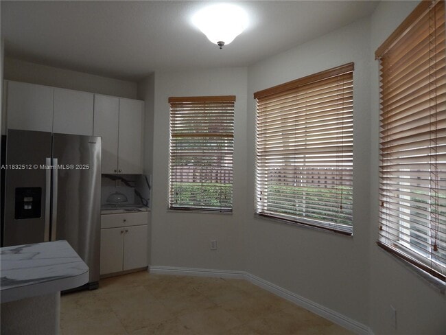 Building Photo - 320 SW 87th Ct