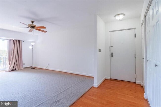 Building Photo - 4414 Island Pl