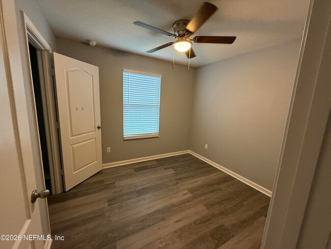 Building Photo - 8574 Newnan Lk Dr