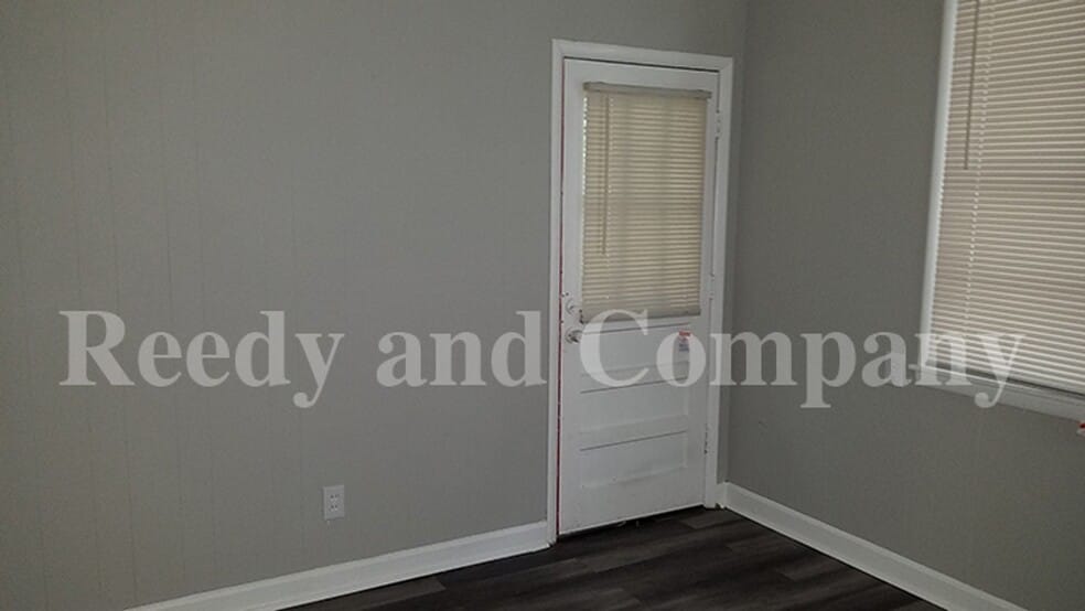 Building Photo - 893 Linwood Rd