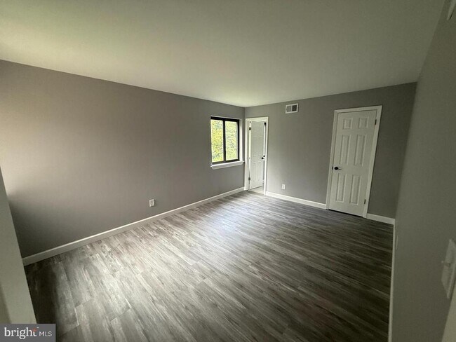 Building Photo - 6029 Majors Ln