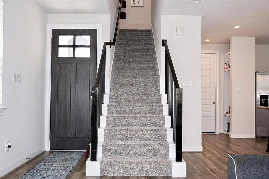 Stairs - 9829 Heritage Run Ln