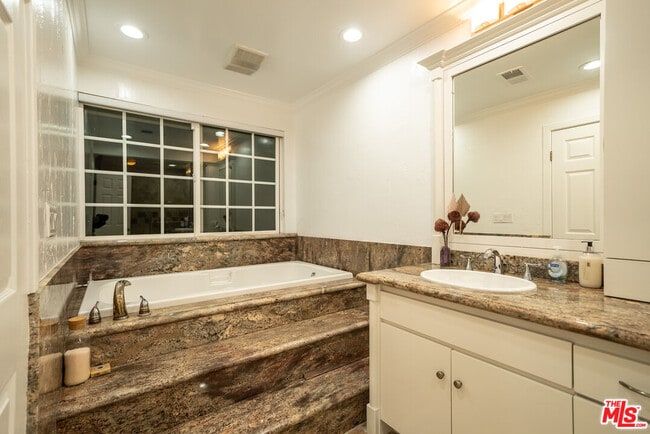Building Photo - 2461 Jupiter Dr